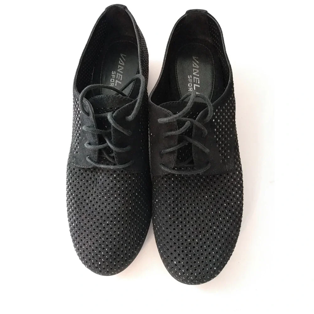Vaneli Sport Womens Black Sneakers Laceup Shoes fit like 7 narrow, shoe says 7.5
